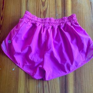 Lululemon hotty 2.5 size 2 shorts